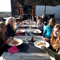 Bowling (05) - Toneelvereniging Plankenkoorts 